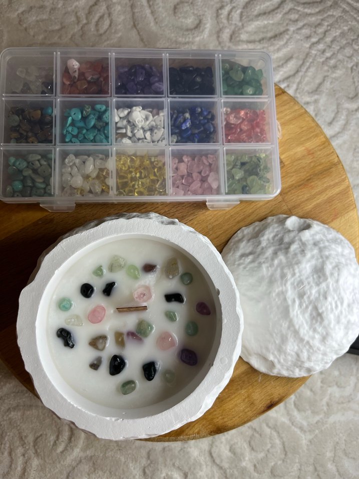 Beyaz Taş Görünümlü Mum ve Taş Süslemeli - Görsel 5