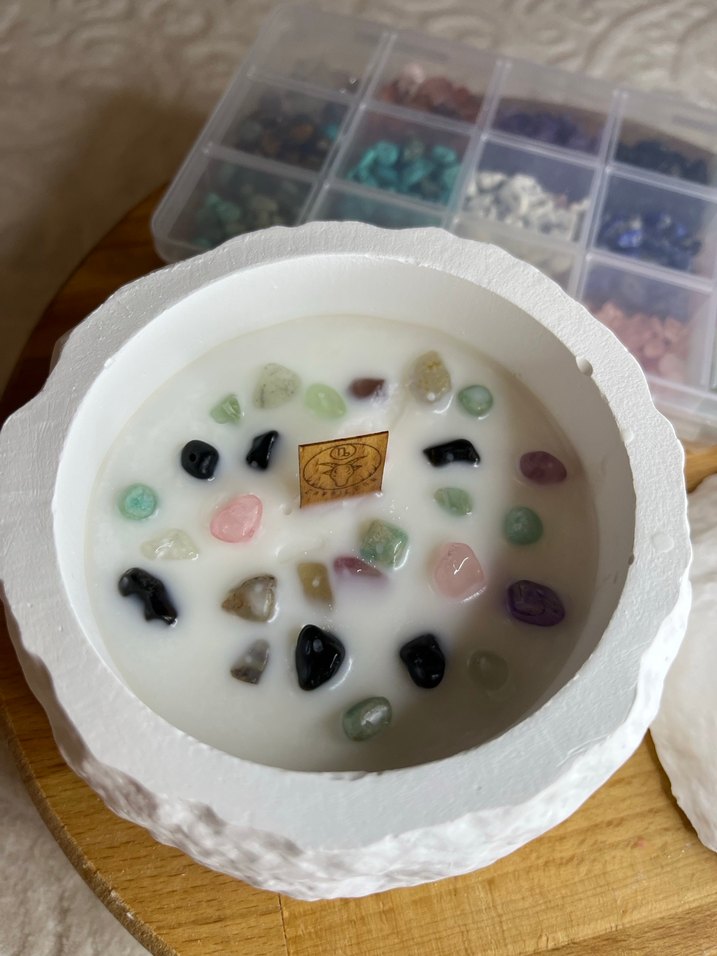 Beyaz Taş Görünümlü Mum ve Taş Süslemeli - Görsel 3