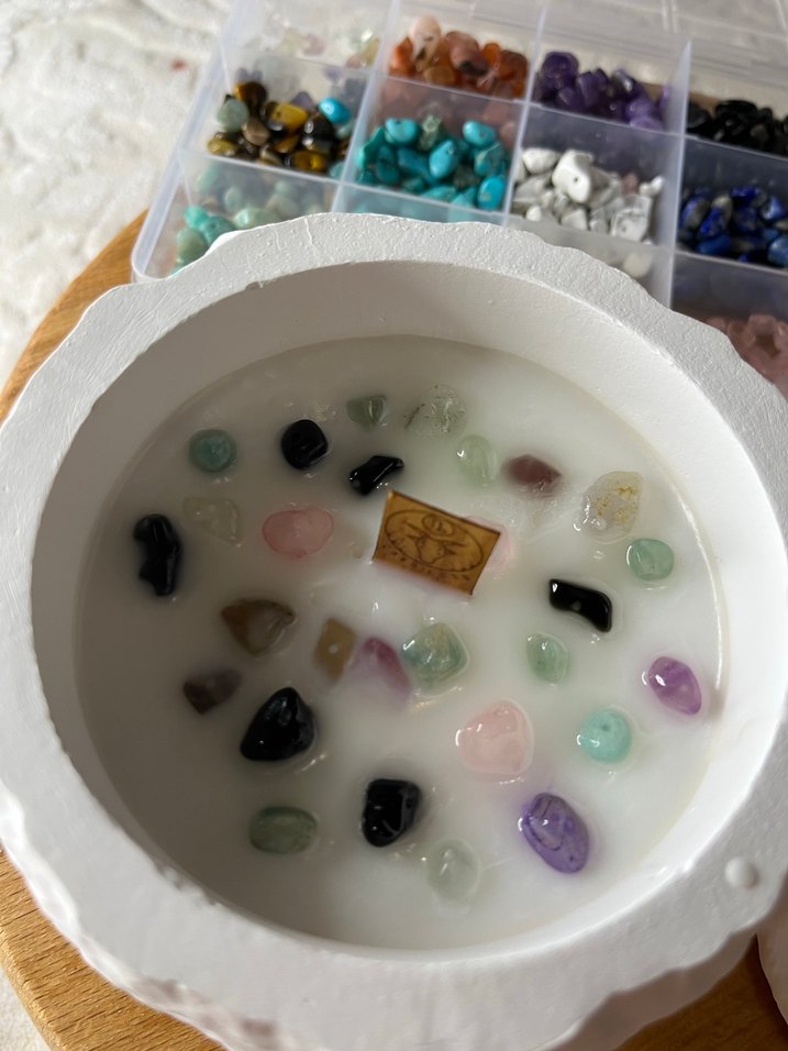 Beyaz Taş Görünümlü Mum ve Taş Süslemeli - Görsel 2