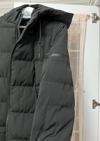 Siyah Kapüşonlu Erkek Kışlık Mont - Görsel 3