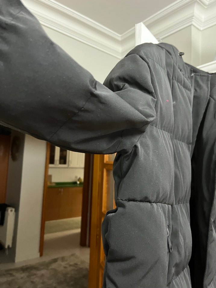 Siyah Kapüşonlu Erkek Kışlık Mont - Görsel 2