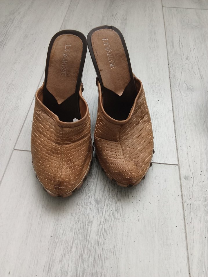 Bej Parlak Yılan Desenli Platform Topuklu Kadın Terlik - Görsel 3