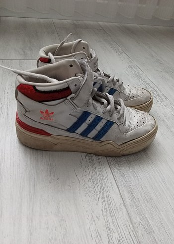 Adidas Renkli Detaylı Beyaz Basketbol Ayakkabısı - Görsel 2