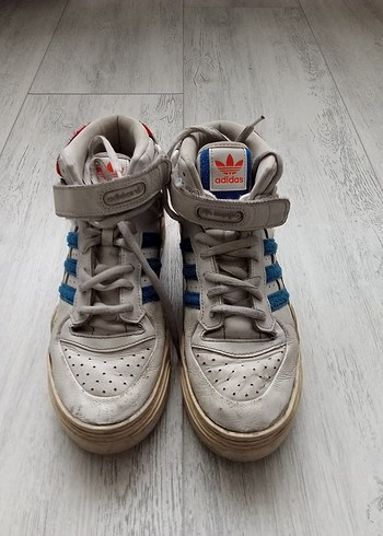 Adidas Renkli Detaylı Beyaz Basketbol Ayakkabısı - Görsel 8