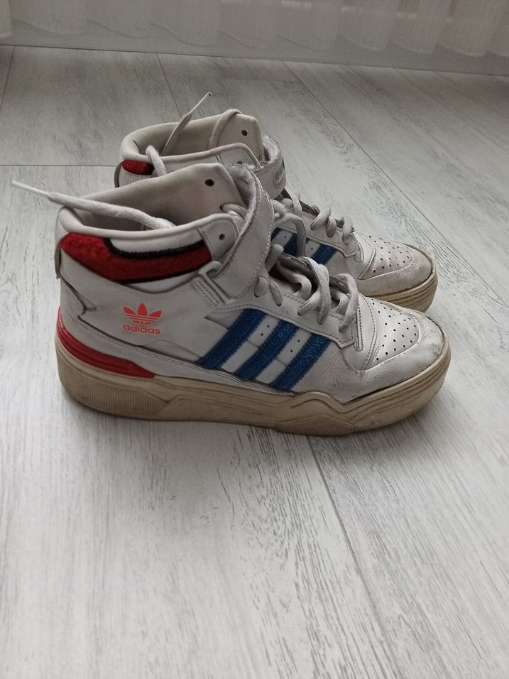 Adidas Renkli Detaylı Beyaz Basketbol Ayakkabısı - Görsel 2