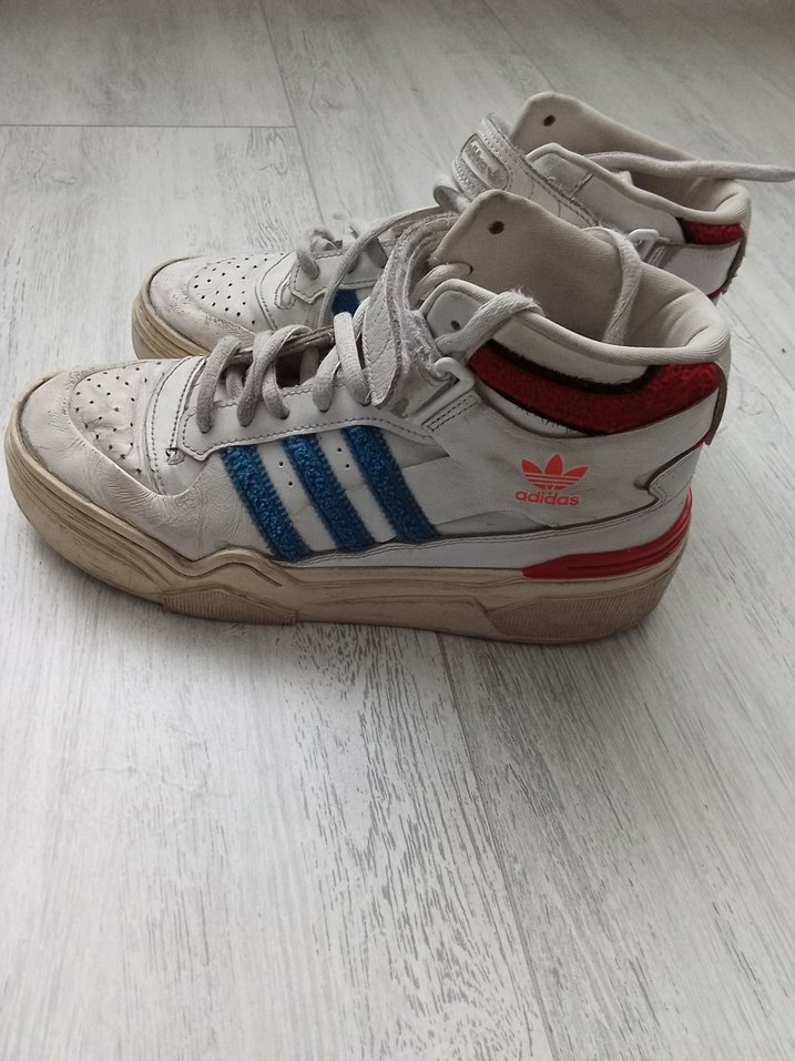 Adidas Renkli Detaylı Beyaz Basketbol Ayakkabısı - Görsel 5