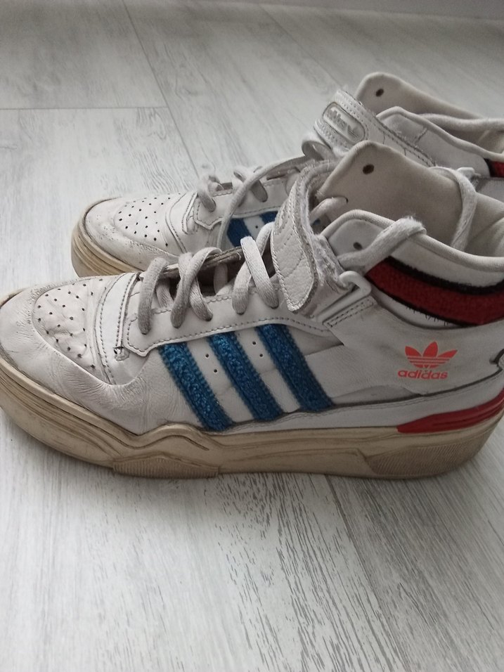 Adidas Renkli Detaylı Beyaz Basketbol Ayakkabısı - Görsel 3