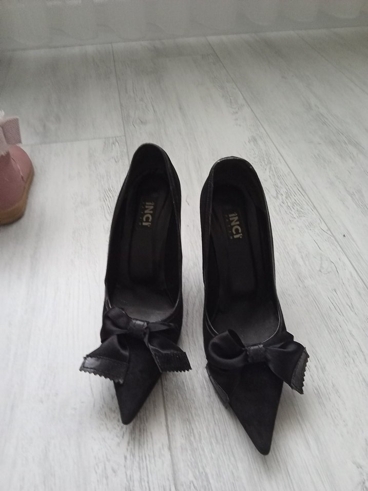 Siyah Fiyonklu Stiletto Topuklu Kadın Ayakkabı - Görsel 5