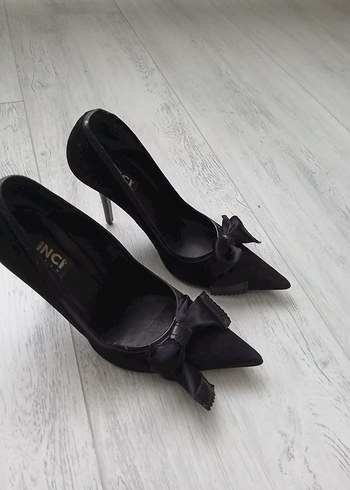 Siyah Süet Fiyonklu Stiletto Topuklu Kadın Ayakkabı - Görsel 5