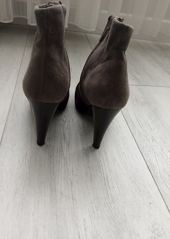 Kahverengi Süet Yüksek Topuklu Kadın Bot - Görsel 5