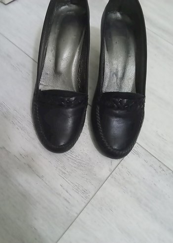 Klasik Siyah Kadın Topuklu Ayakkabı - Görsel 3