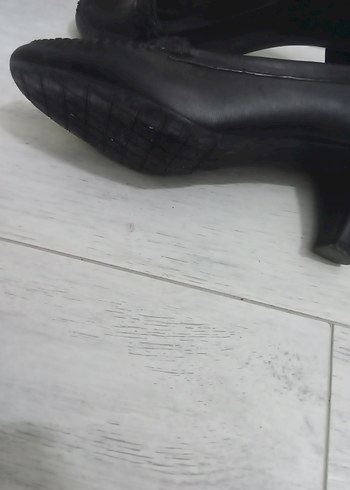 Klasik Siyah Kadın Topuklu Ayakkabı - Görsel 6