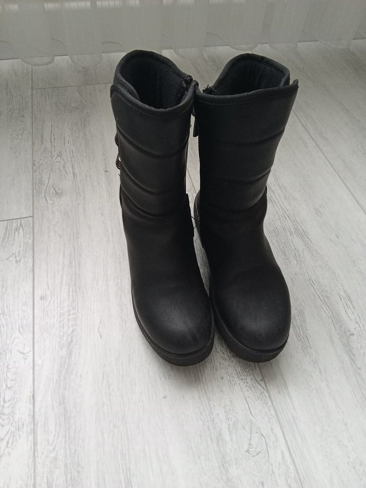 Siyah Toka Detaylı Kadın Dolgu Topuk Bot - Görsel 4