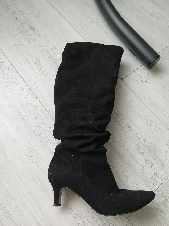 Siyah Süet Topuklu Tokalı Dizüstü Bot - Görsel 3