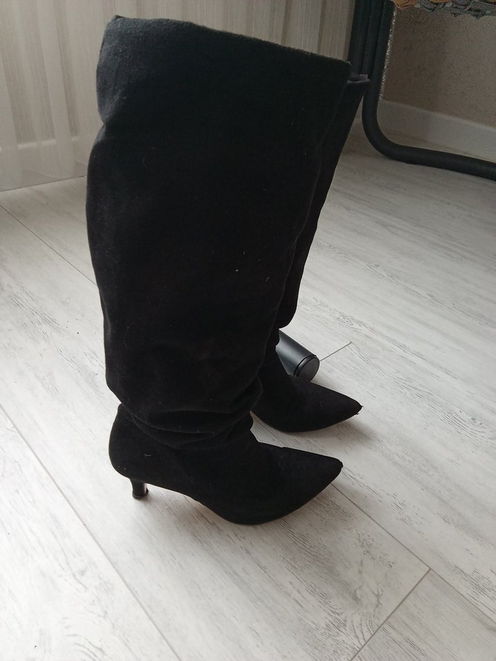 Siyah Süet Topuklu Tokalı Dizüstü Bot - Görsel 2