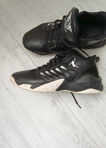 Siyah Bağcıklı Basketbol Ayakkabısı - Görsel 3