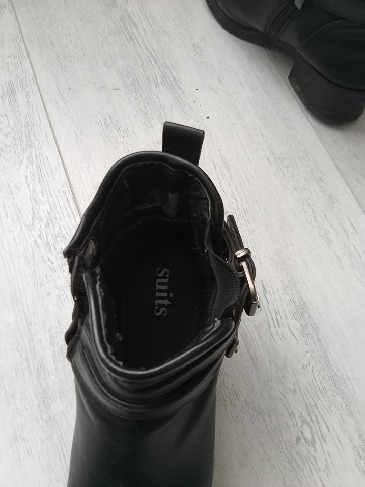 Tokalı Siyah Deri Gotik Kadın Bot - Görsel 5