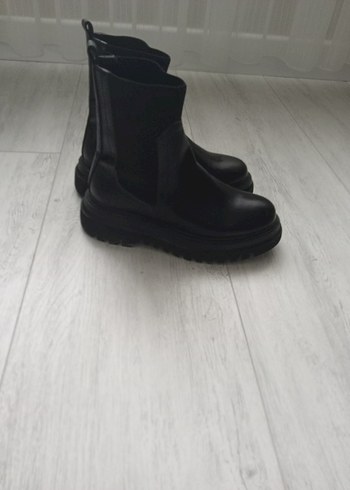 Siyah Minimalist Kadın Botları Blok Topuklu - Görsel 2