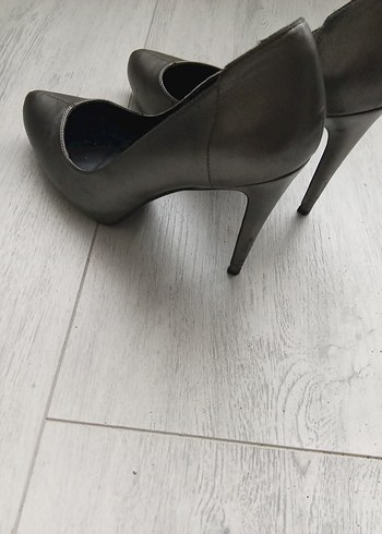 Stefanel Gri Tokalı Stiletto Topuklu Kadın Ayakkabı - Görsel 4