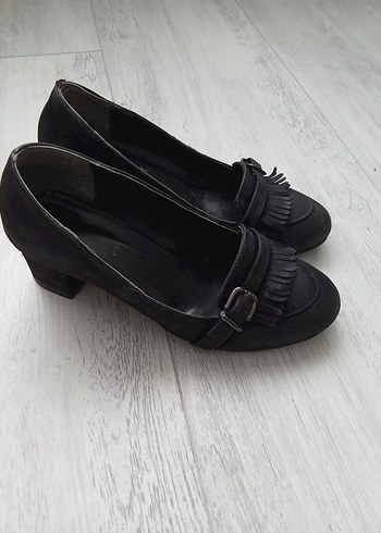 Siyah Tokalı Kadın Topuklu Klasik Ayakkabı - Görsel 4