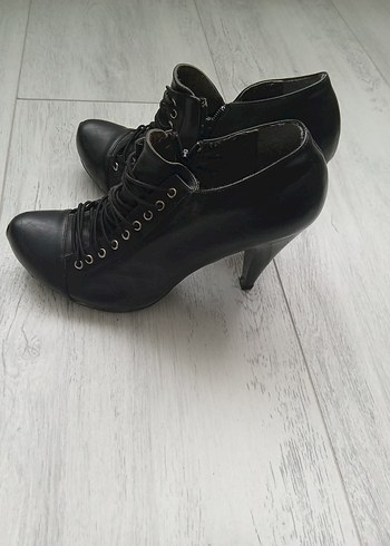 Siyah Deri Stiletto Topuklu Gotik Bot - Görsel 4