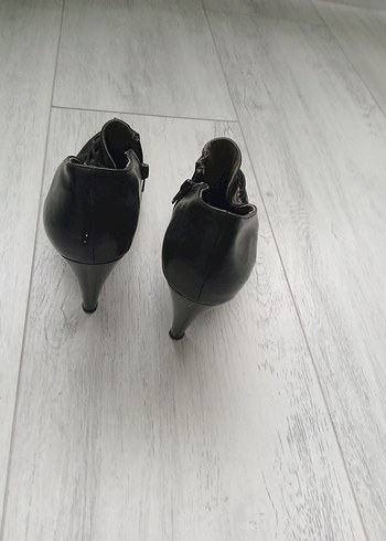 Siyah Deri Stiletto Topuklu Gotik Bot - Görsel 5