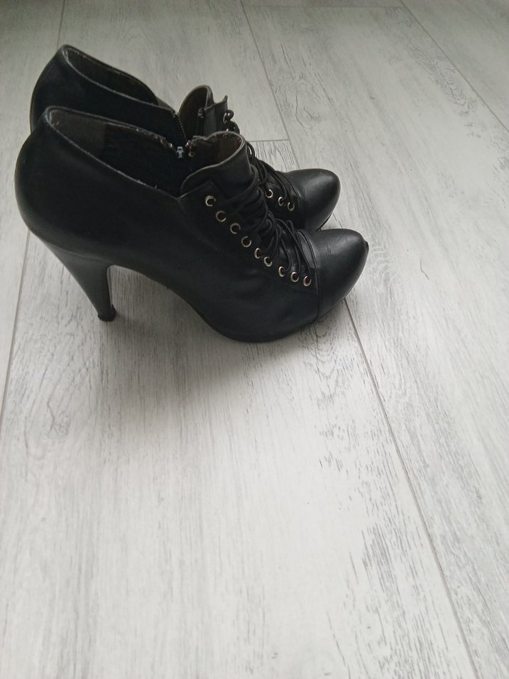 Siyah Deri Stiletto Topuklu Gotik Bot - Görsel 2