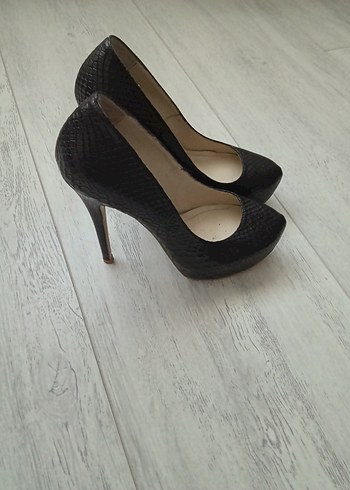 Diğer Siyah Yilan Desenli Stiletto Topuklu Ayakkabi