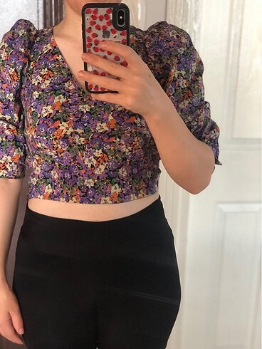 Yine çok şık bir bluz crop