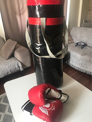Boks torbası ve boks eldiven seti