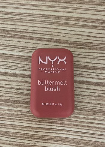 NYX Buttermelt Blush 08 getting butta