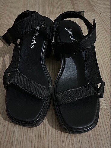 Aşırı şık bir sandalet - Görsel 8