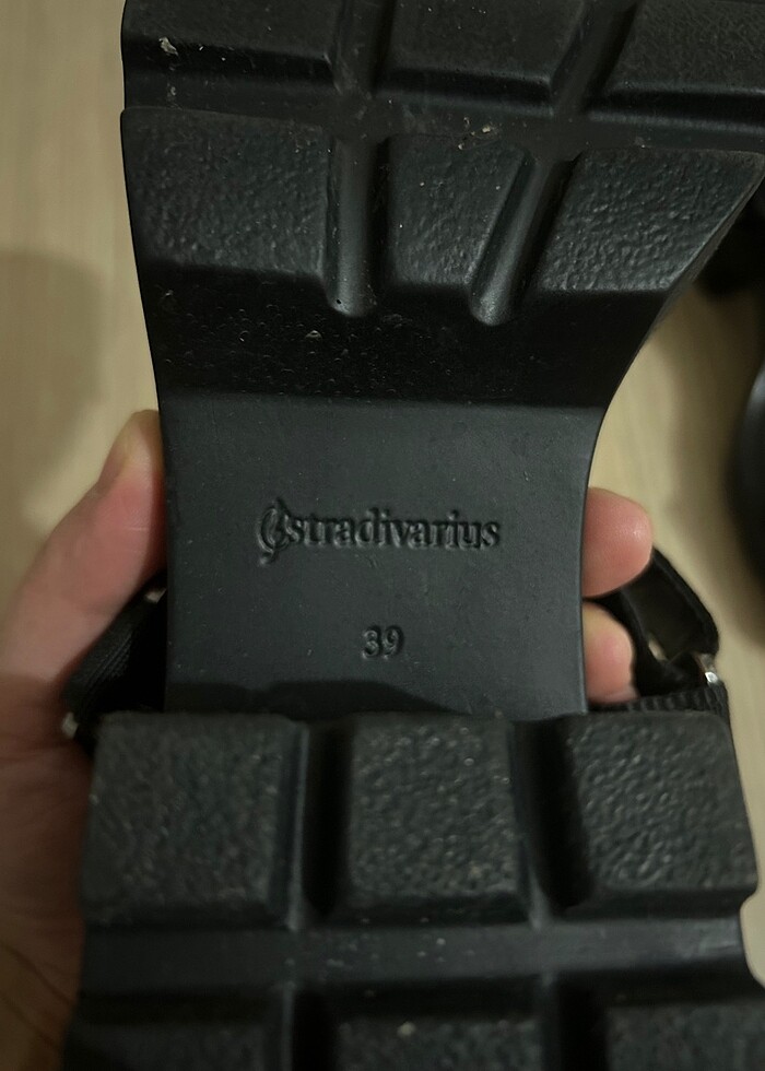 Aşırı şık bir sandalet - Görsel 2