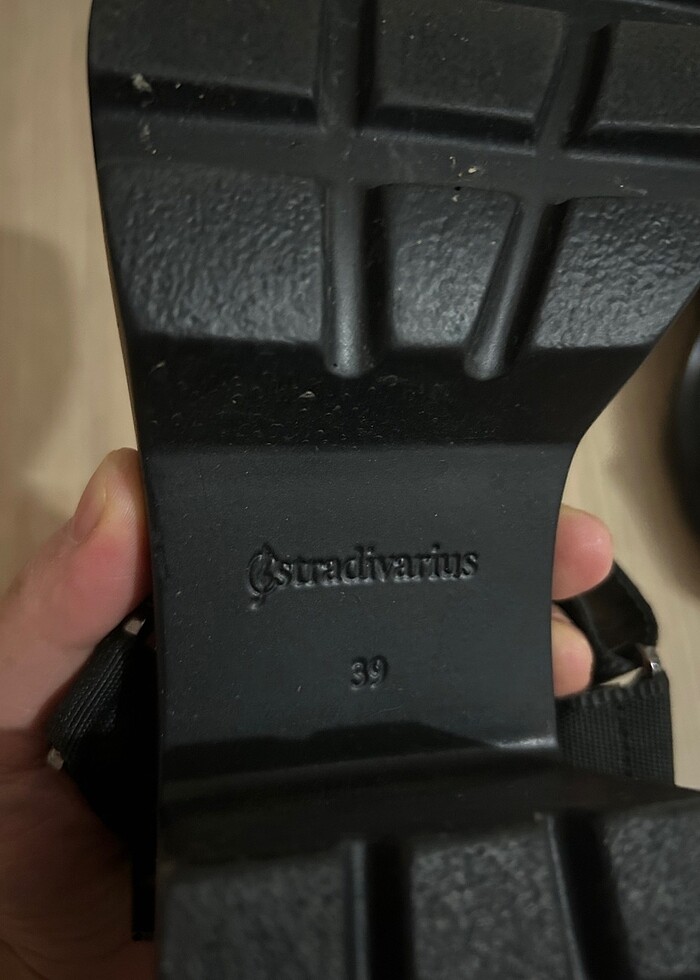 Aşırı şık bir sandalet - Görsel 3