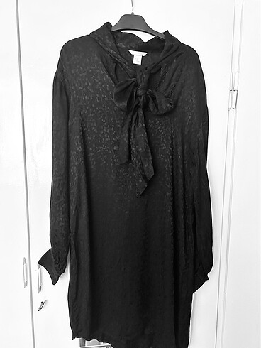 xl Beden siyah Renk H&M midi elbise veya tunik