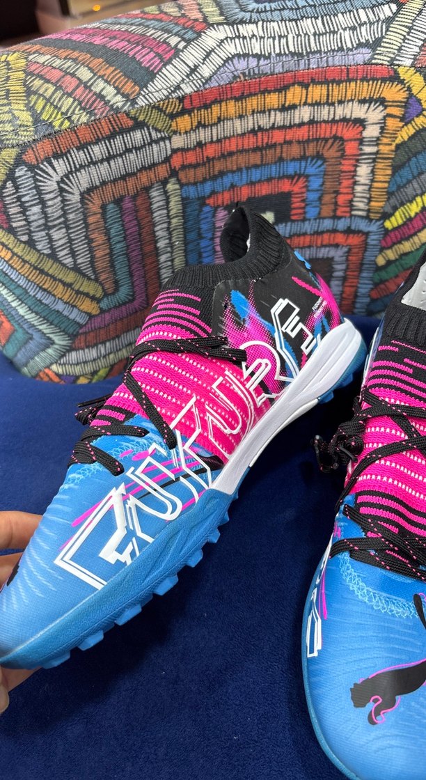 Puma Neon Renkli Futbol Ayakkabısı — görsel 3/6