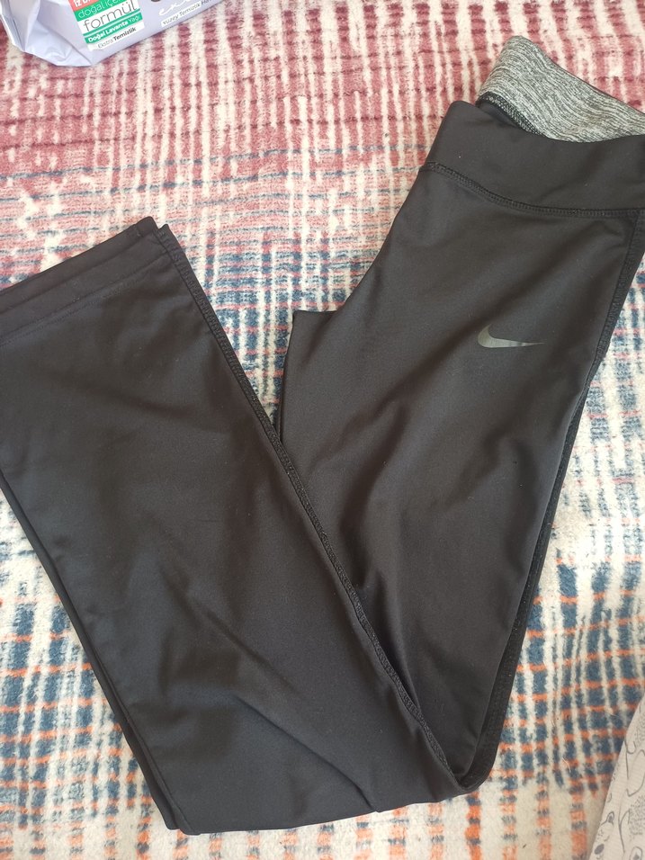 Siyah Nike Kadın Spor Tayt - Görsel 2