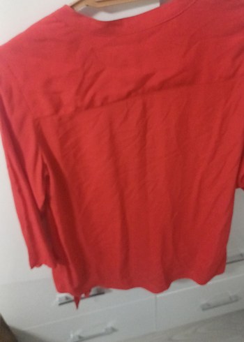 Kırmızı V Yaka Düğmeli Kadın Gömlek - Görsel 4