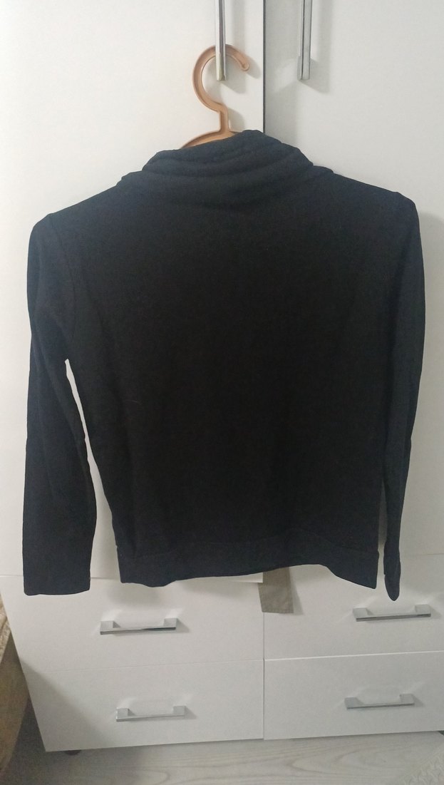 Siyah Yüksek Yakalı Kadın Sweatshirt - Görsel 4