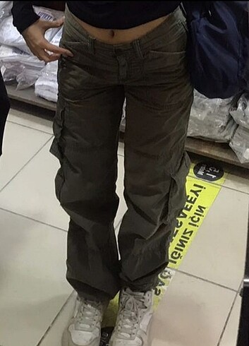 H&M paraşüt pantolon