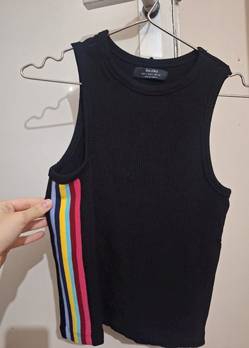 Siyah Yüksek Yakalı Kolsuz Kadın Atlet - Görsel 2