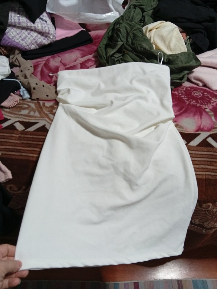 Beyaz Mini Straplez Drapeli Elbise - Görsel 4