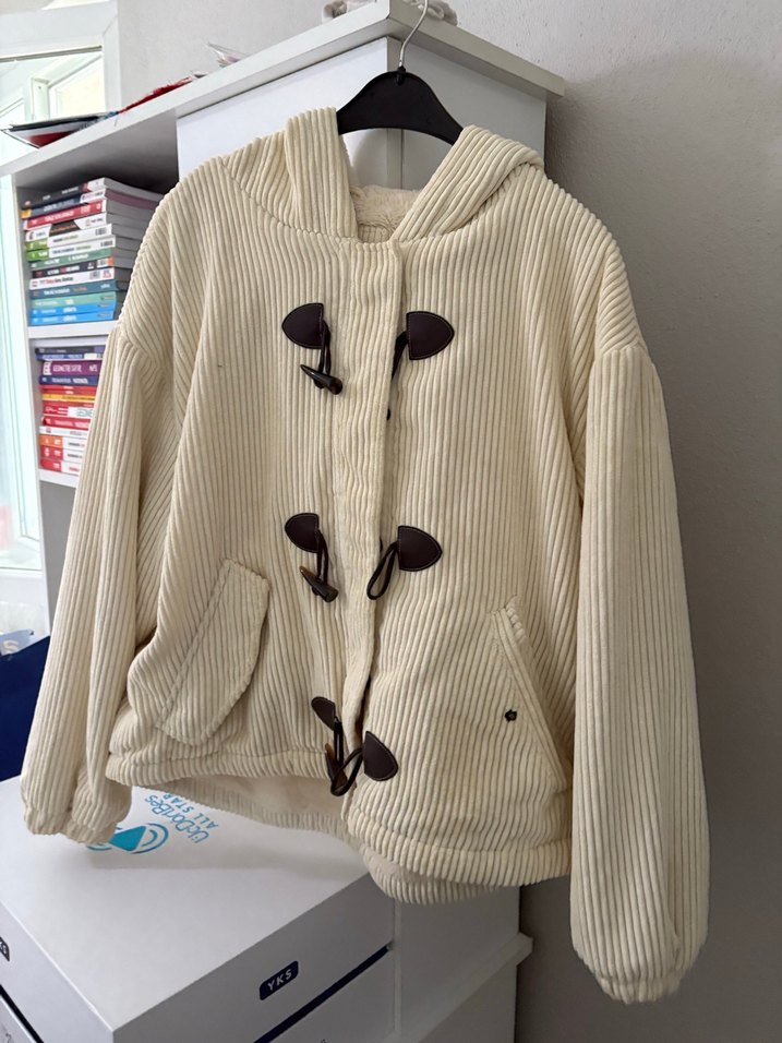 Düğmeli Beyaz Kadın Midi Ceket - Görsel 2