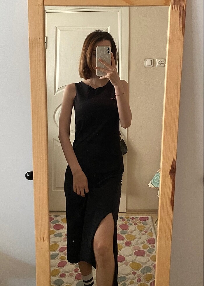 Siyah Yırtmaçlı Uzun Elbise - Görsel 2