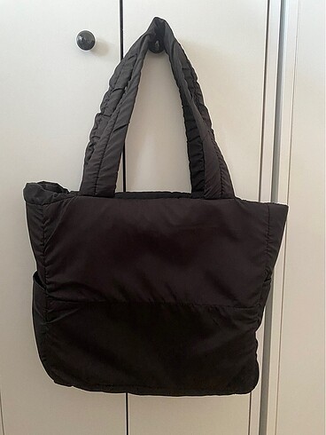 Siyah Puf Şişme Çanta - Görsel 5