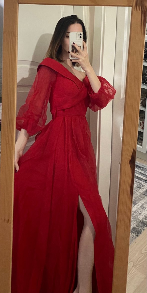 Kırmızı Tüllü Yırtmaçlı Abiye - Görsel 5