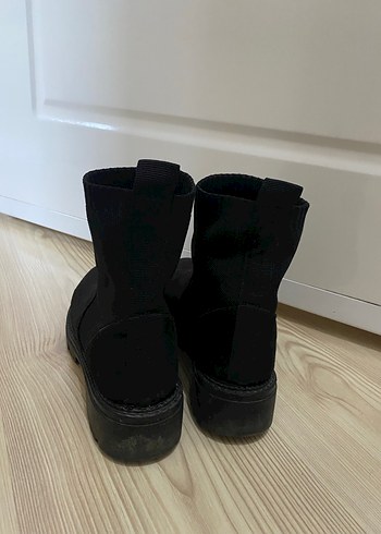 Siyah Süet Lastikli Kadın Bot - Görsel 4