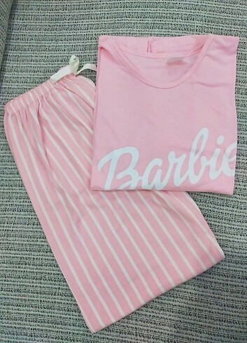 Barbie pijama takımı