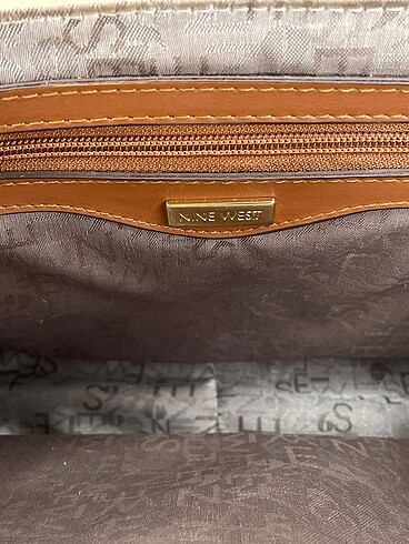 Beden Nine West Çapraz Çanta %70 İndirimli.