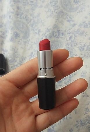 mac kirmizi ruj